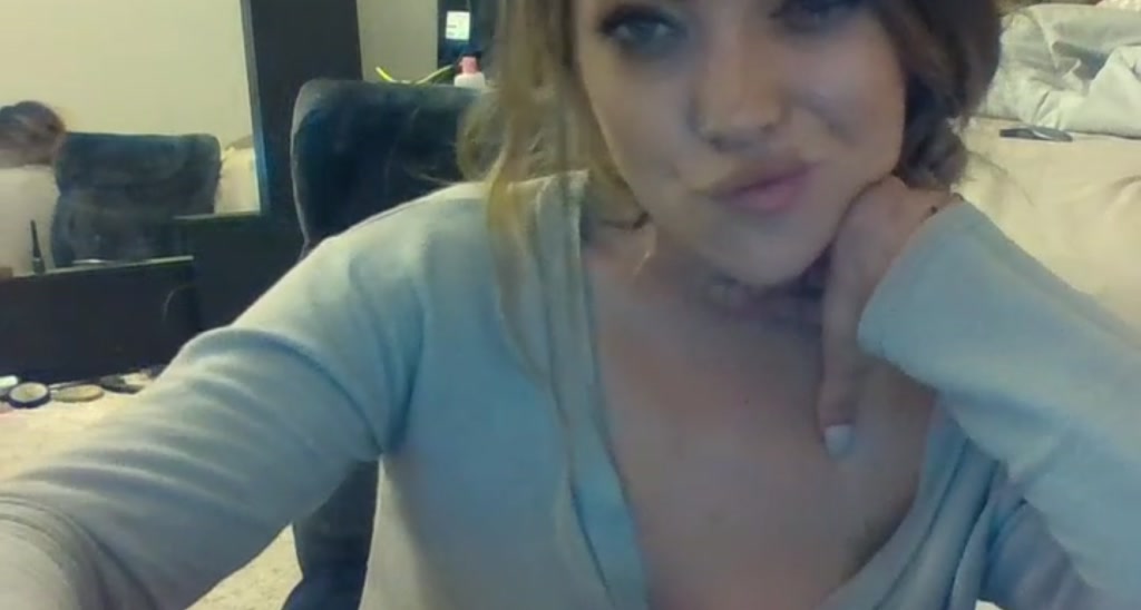 mollysimms video thumbnail