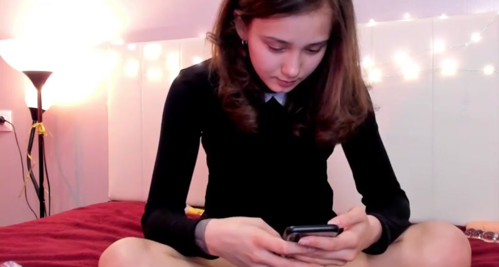 Littlewetgirl video thumbnail