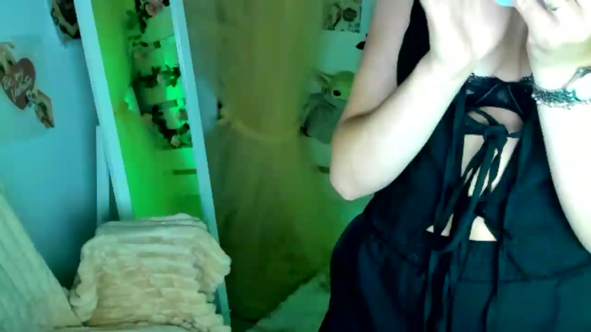 KiraLove video thumbnail