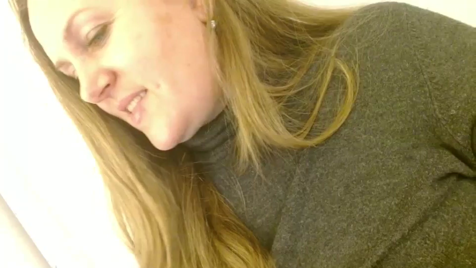 JustLily video thumbnail