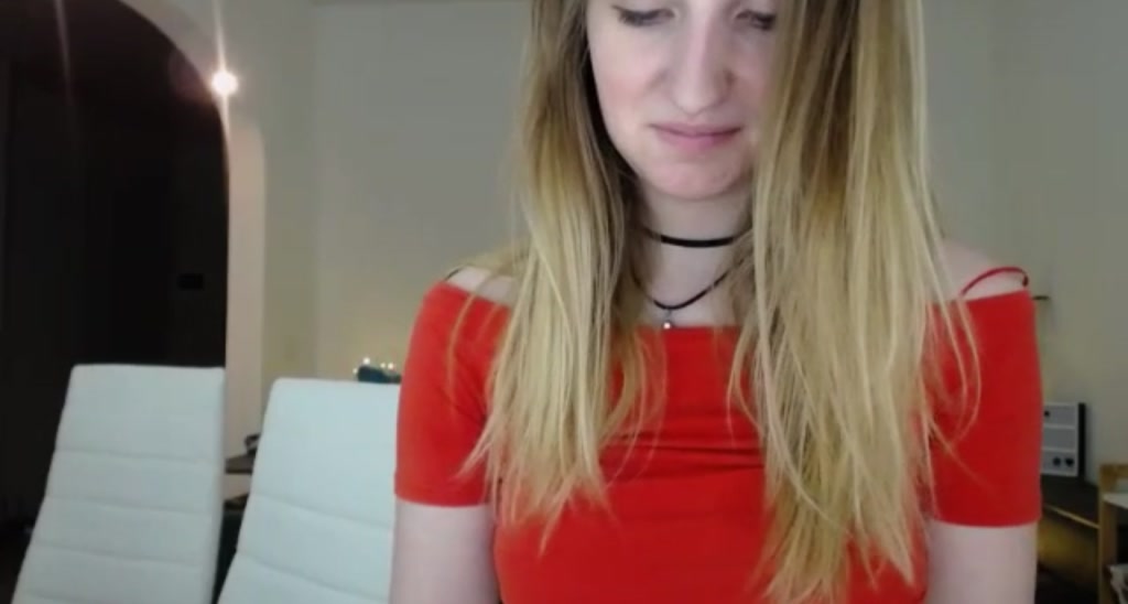 KissLara video thumbnail