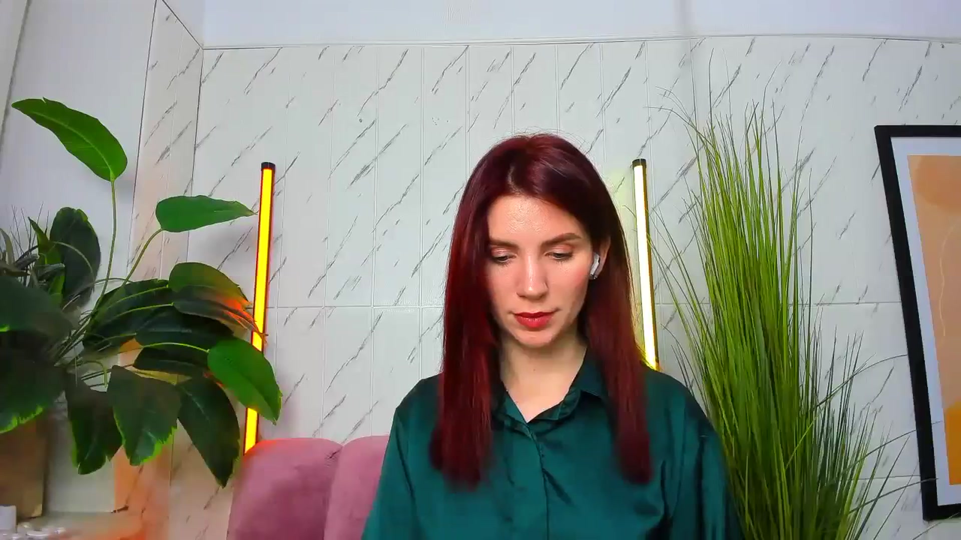 MiaLuxe video thumbnail