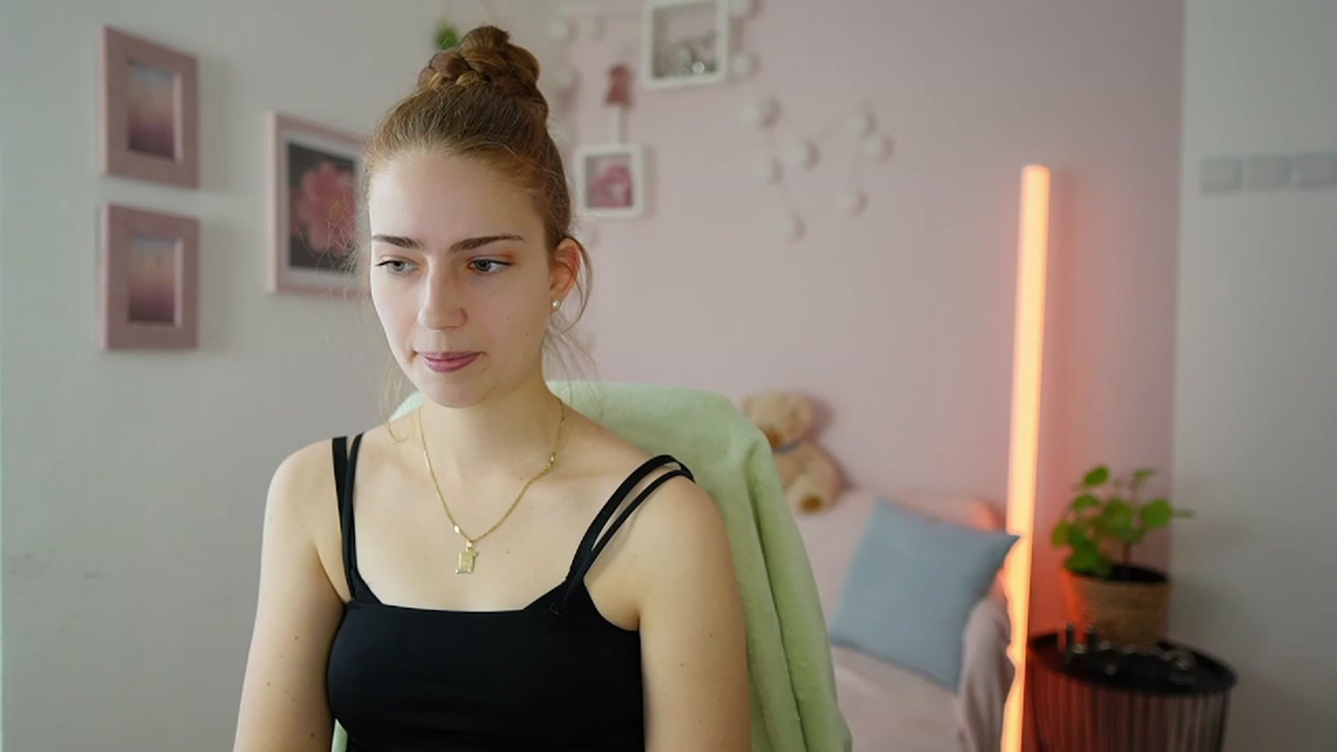 Naomi_Woods18 video thumbnail