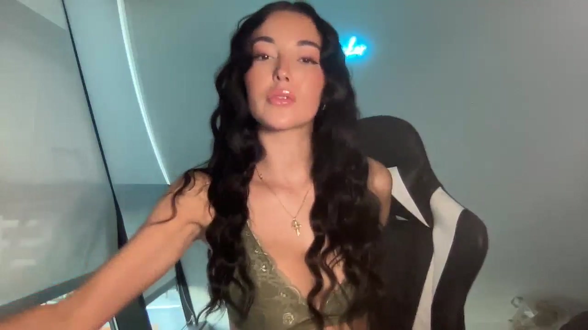 SerenaBecker_ video thumbnail