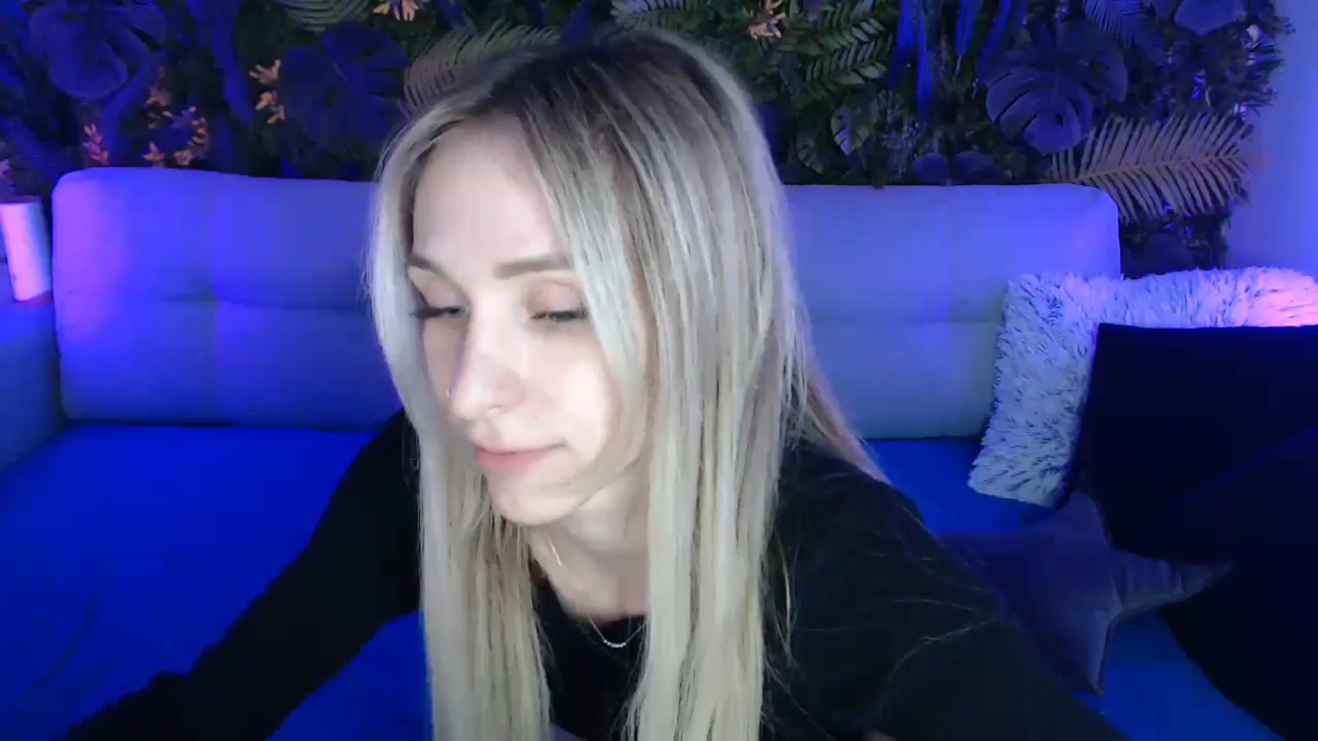 Horny_Blond video thumbnail