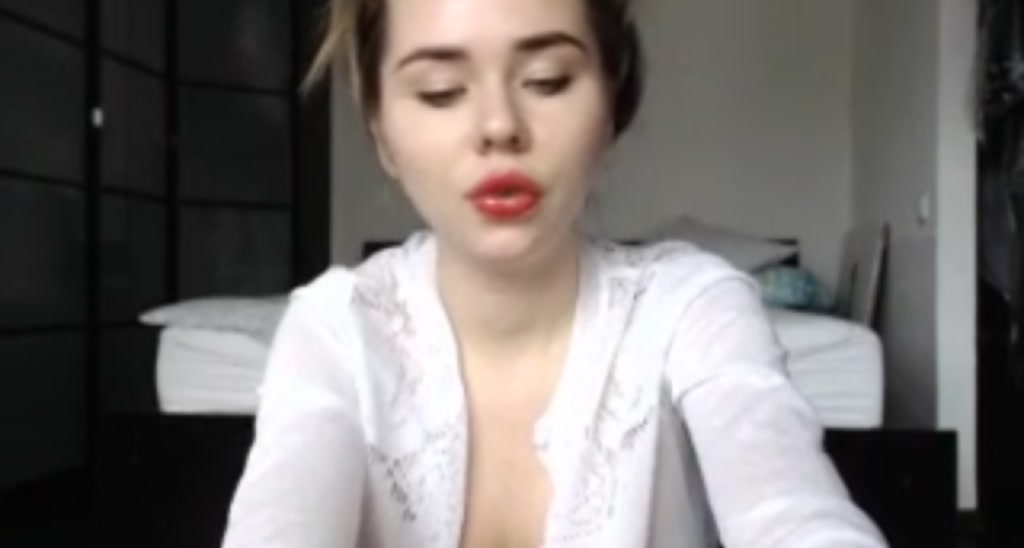 Linda_0nline video thumbnail