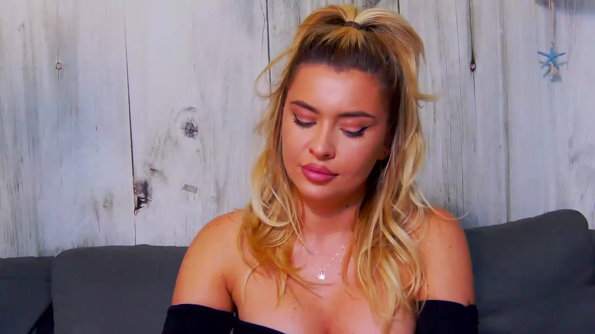 EmilyLax video thumbnail