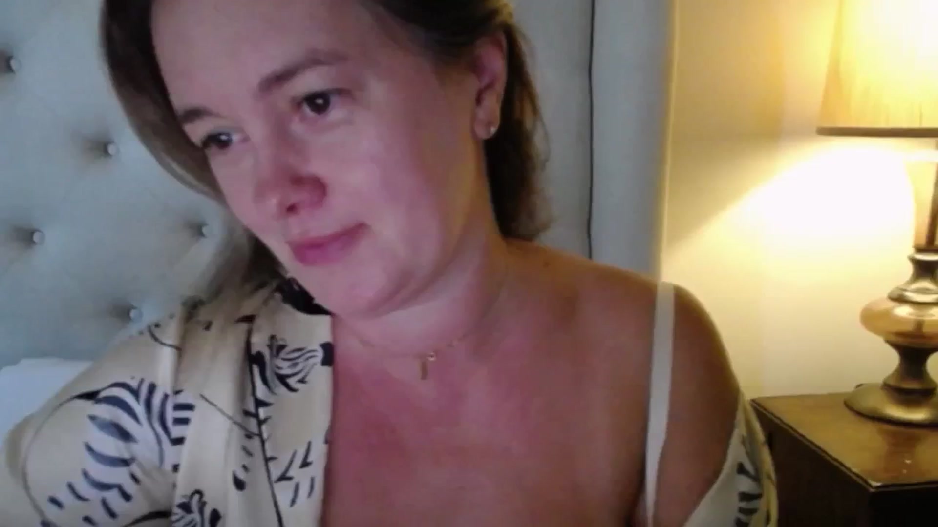 J0llye video thumbnail