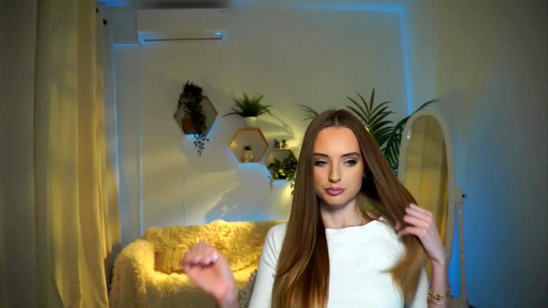 petitegonwild video thumbnail