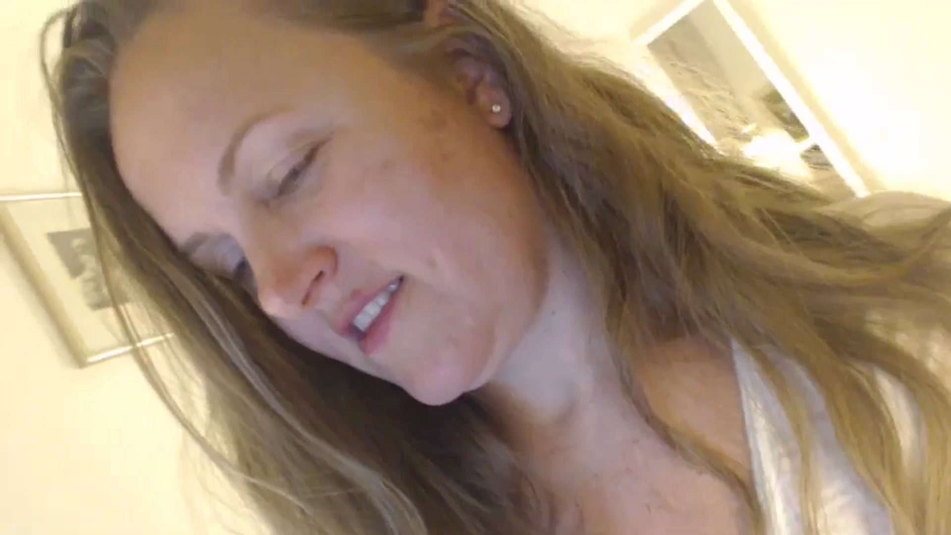 JustLily video thumbnail