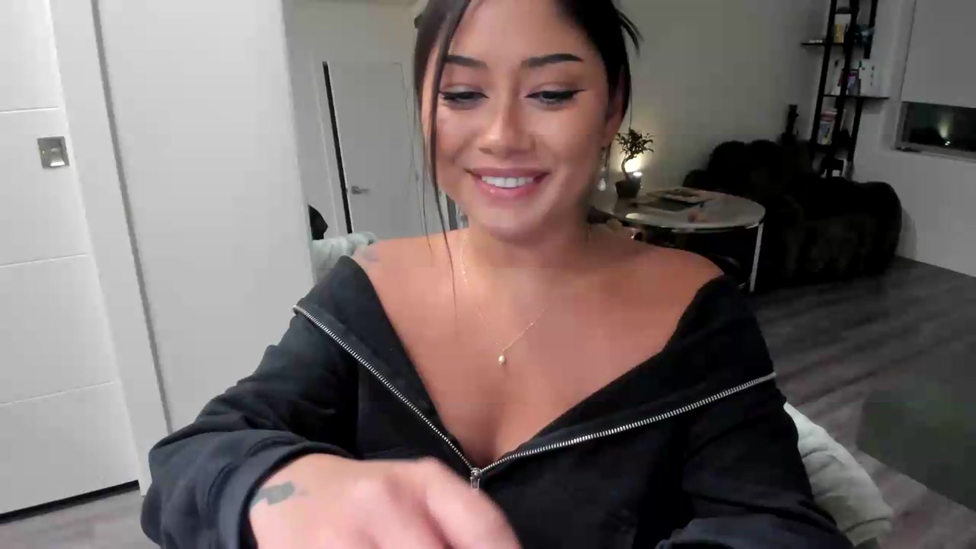 YourGoddessLu video thumbnail