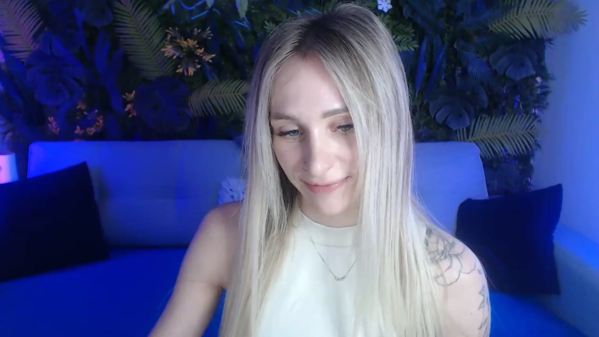 Horny_Blond video thumbnail