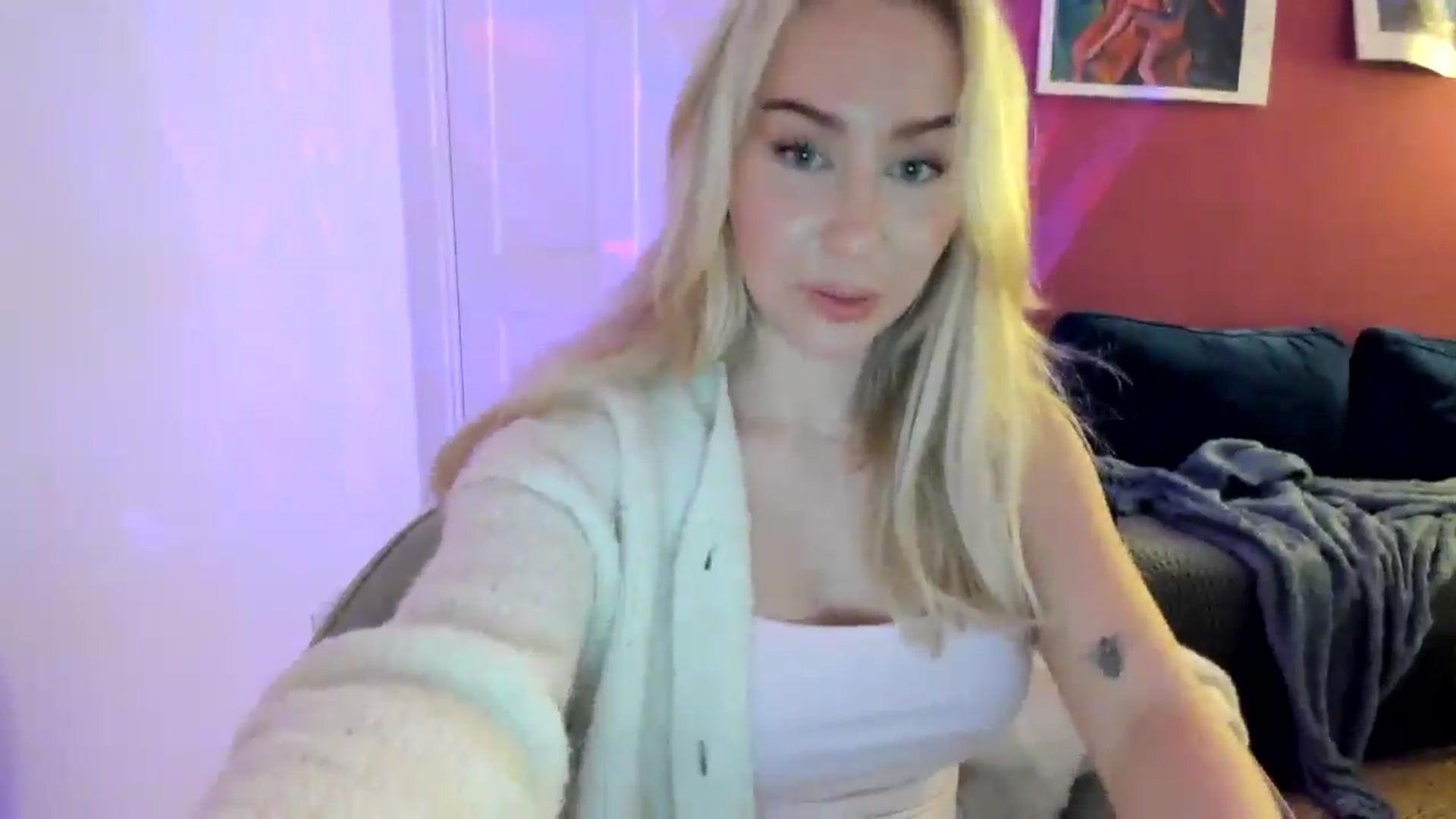 PetiteAvax video thumbnail