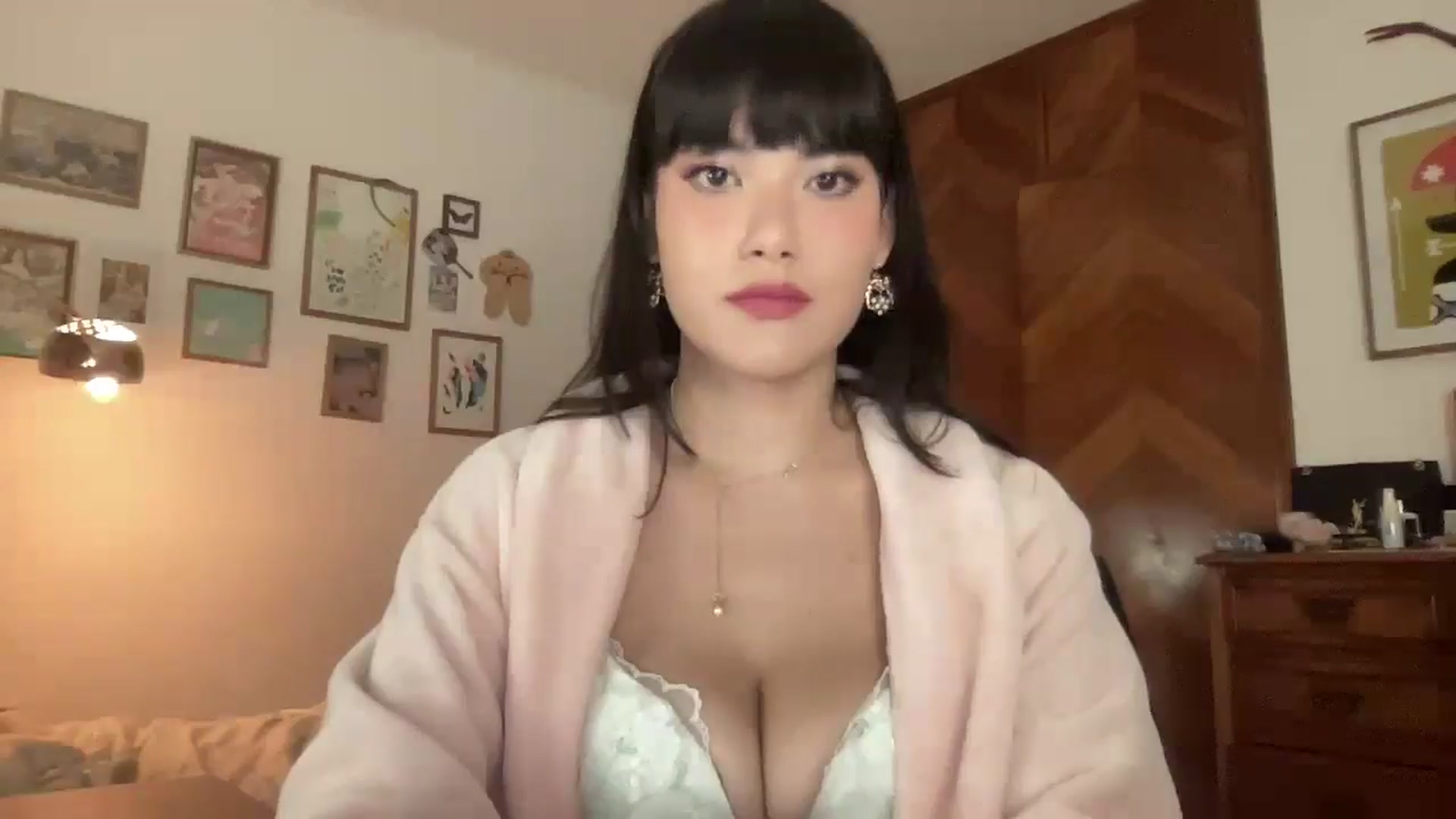 LuluArtist video thumbnail
