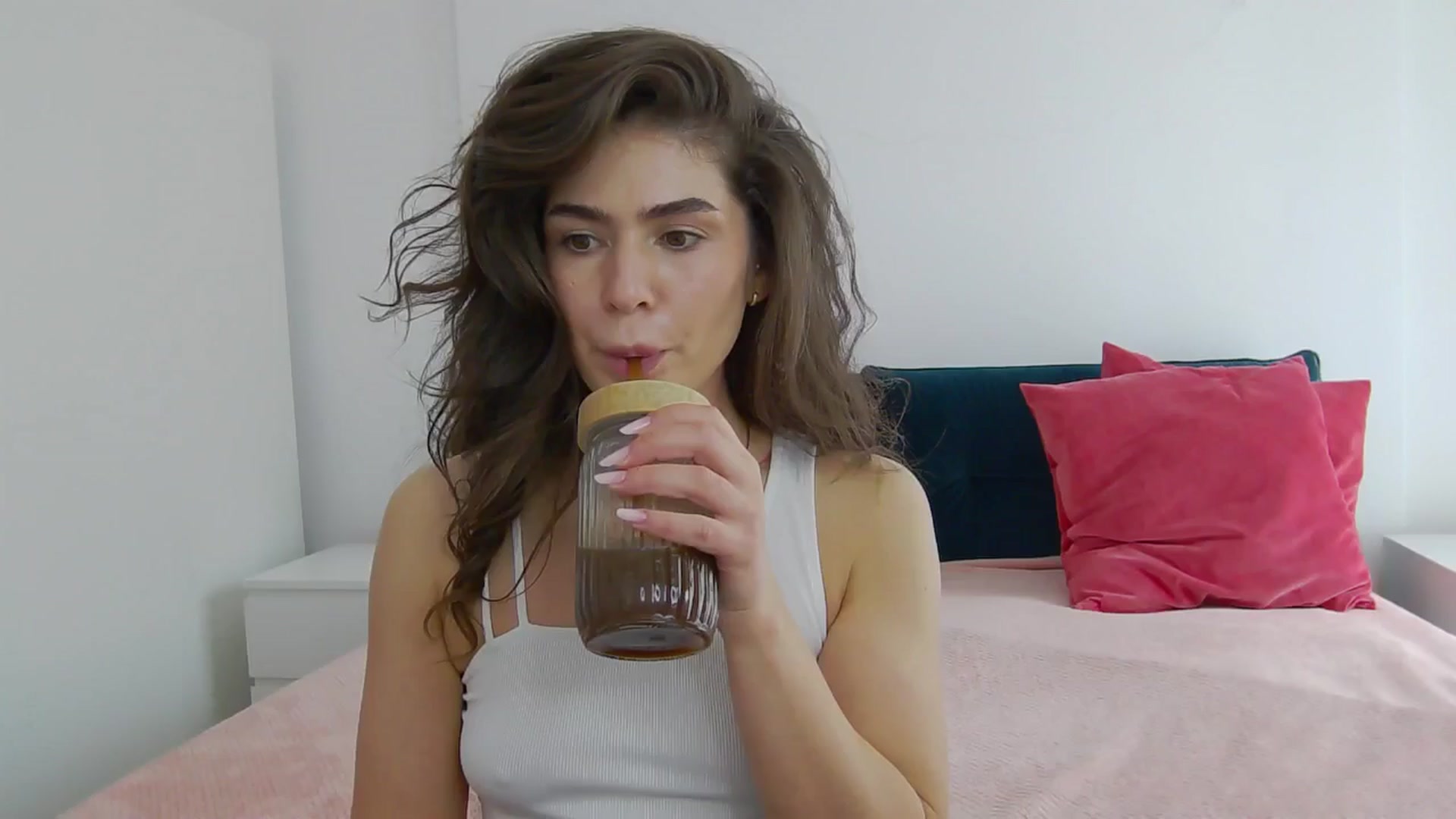 NaiaaBee video thumbnail