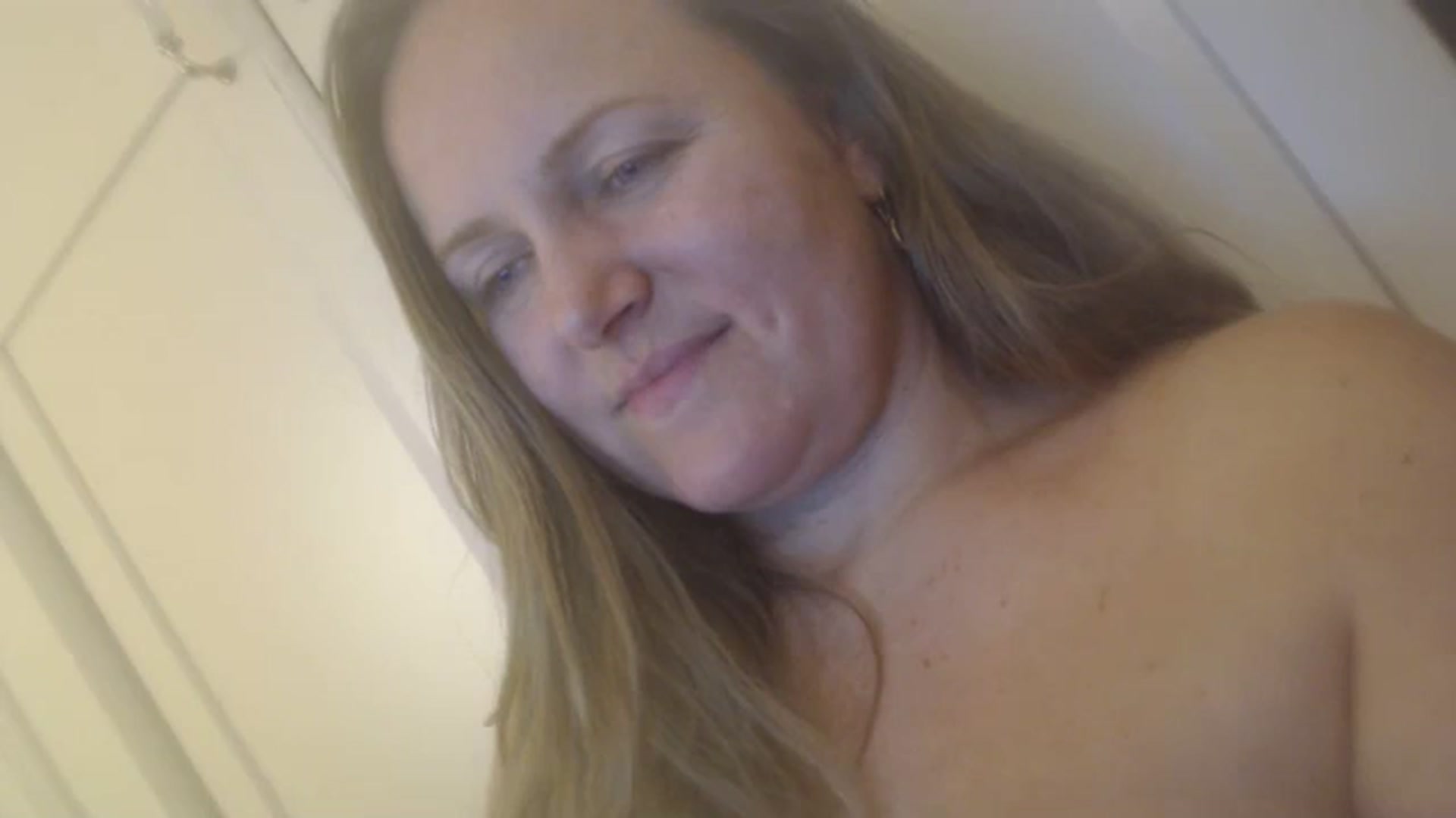 JustLily video thumbnail