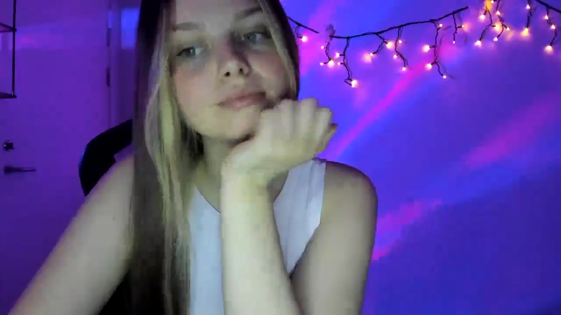 Annaneon video thumbnail