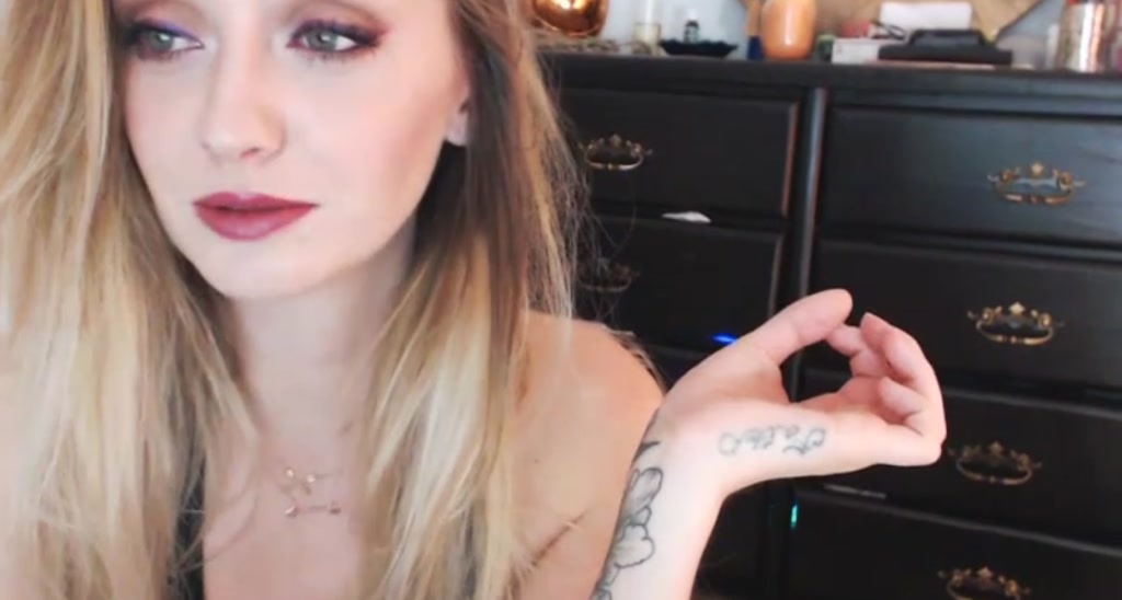 GiaPeach video thumbnail