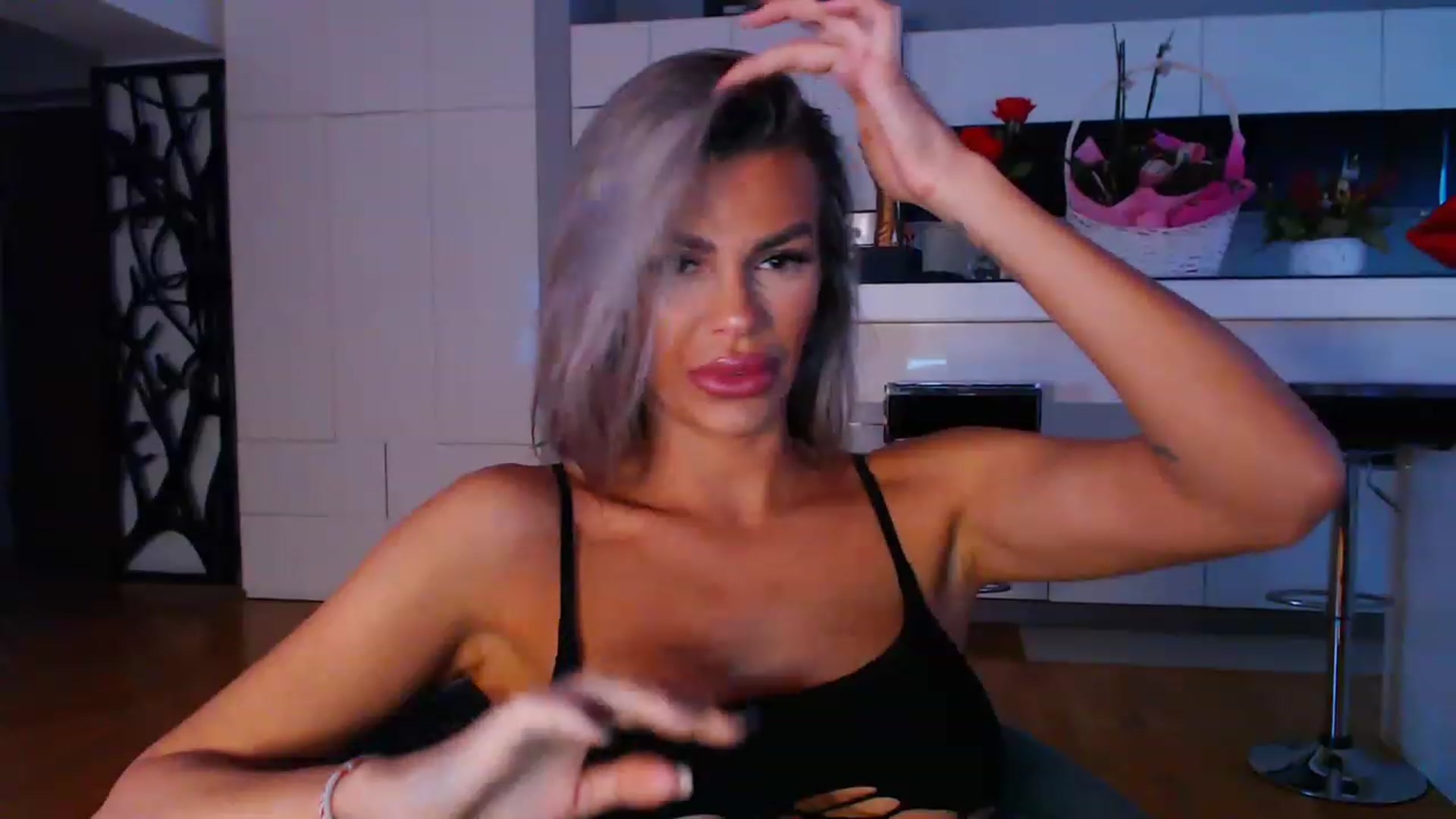 D_y_y video thumbnail