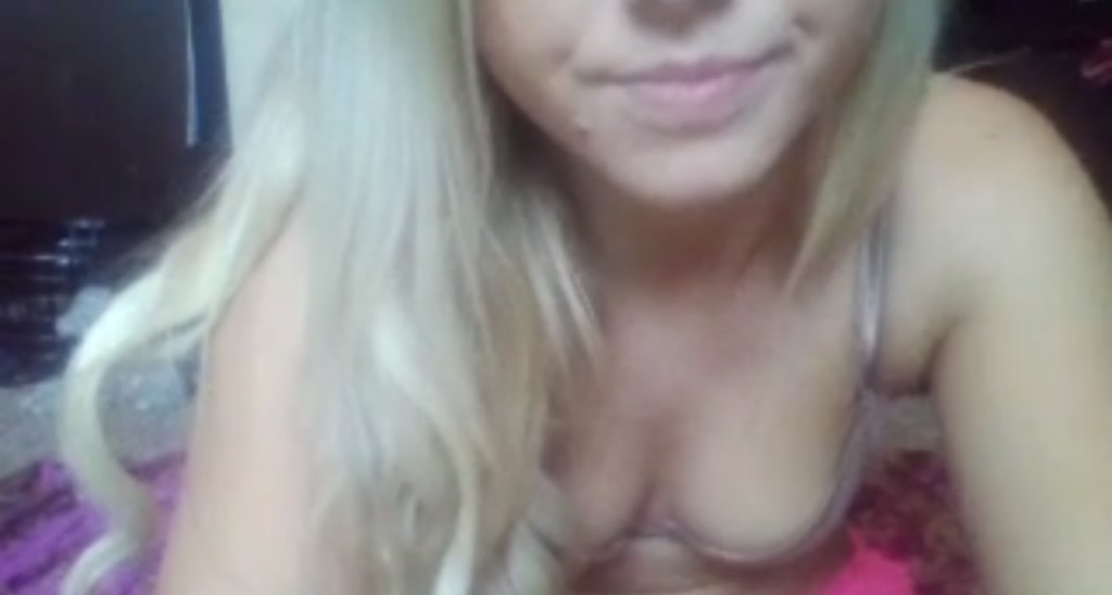 MiniMariah video thumbnail