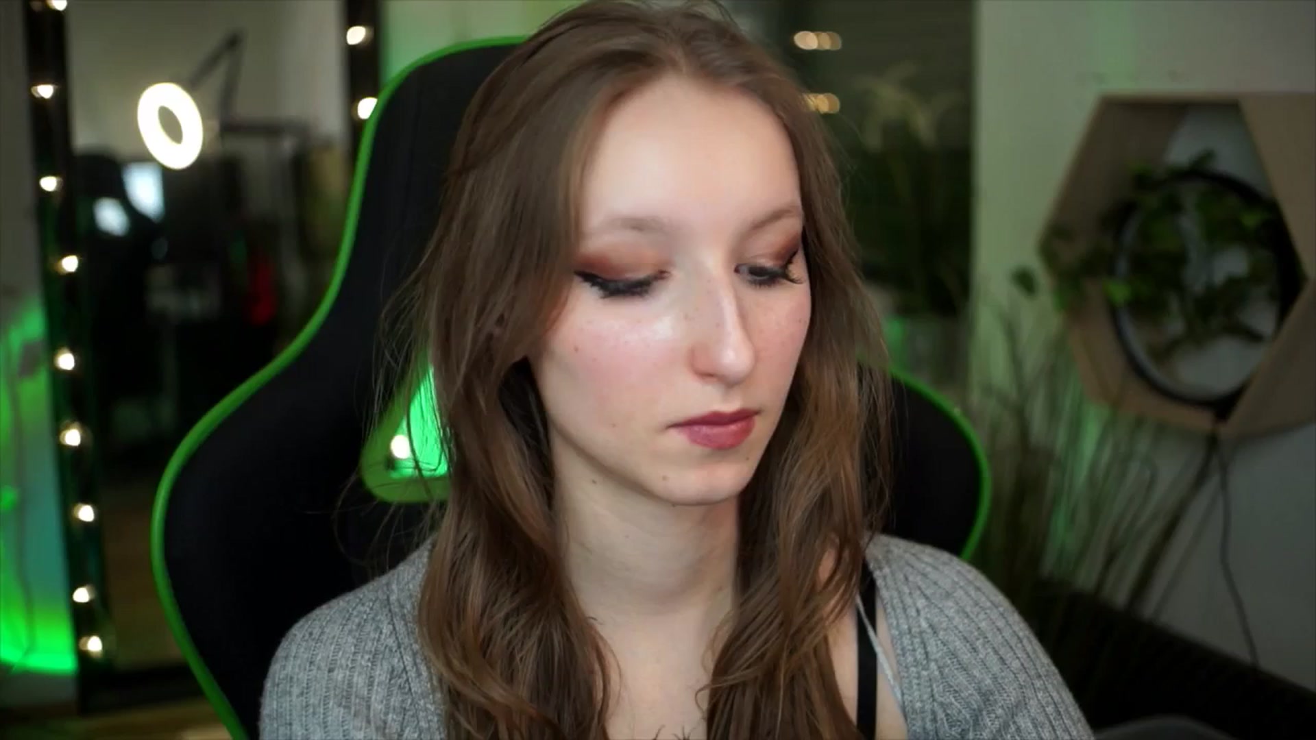 Kira9 video thumbnail
