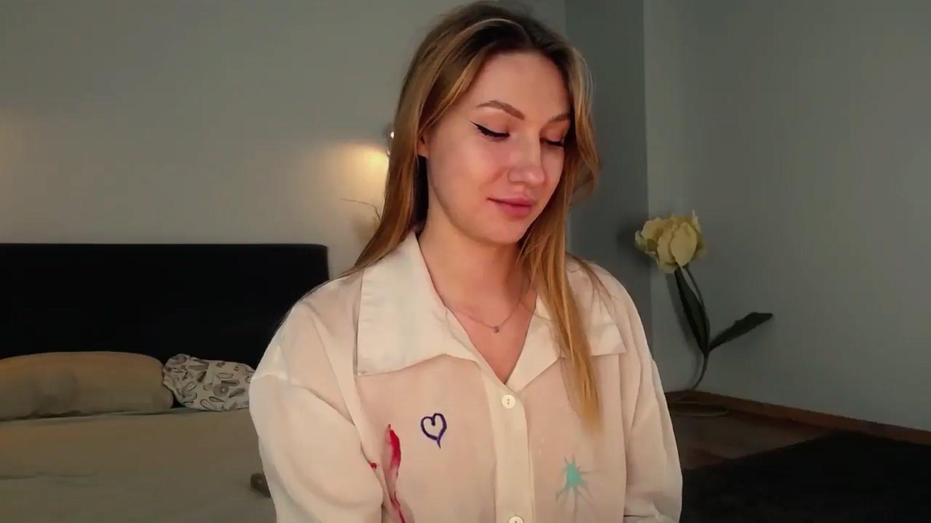 LovelyGin video thumbnail