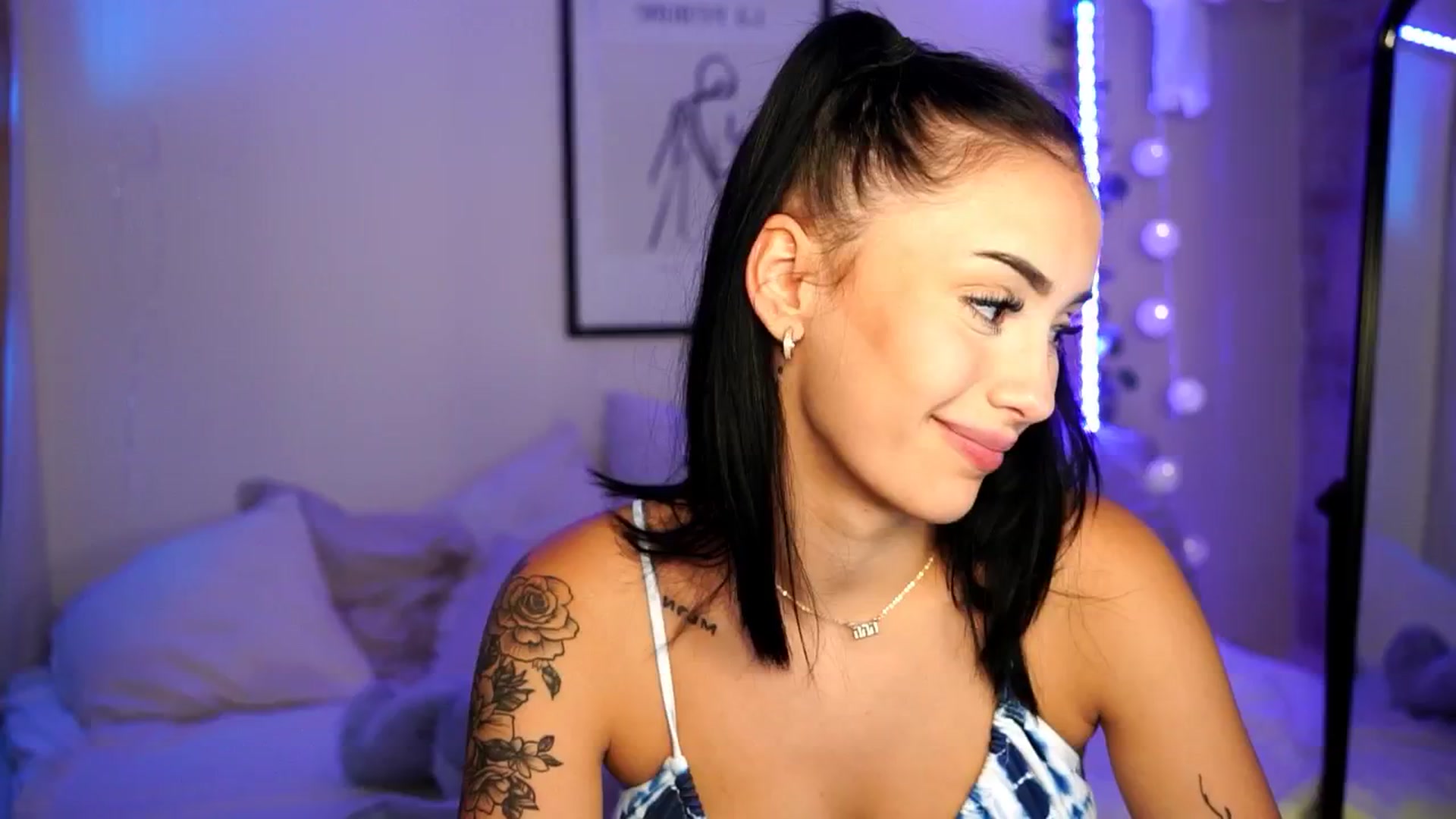 Naomii18 video thumbnail