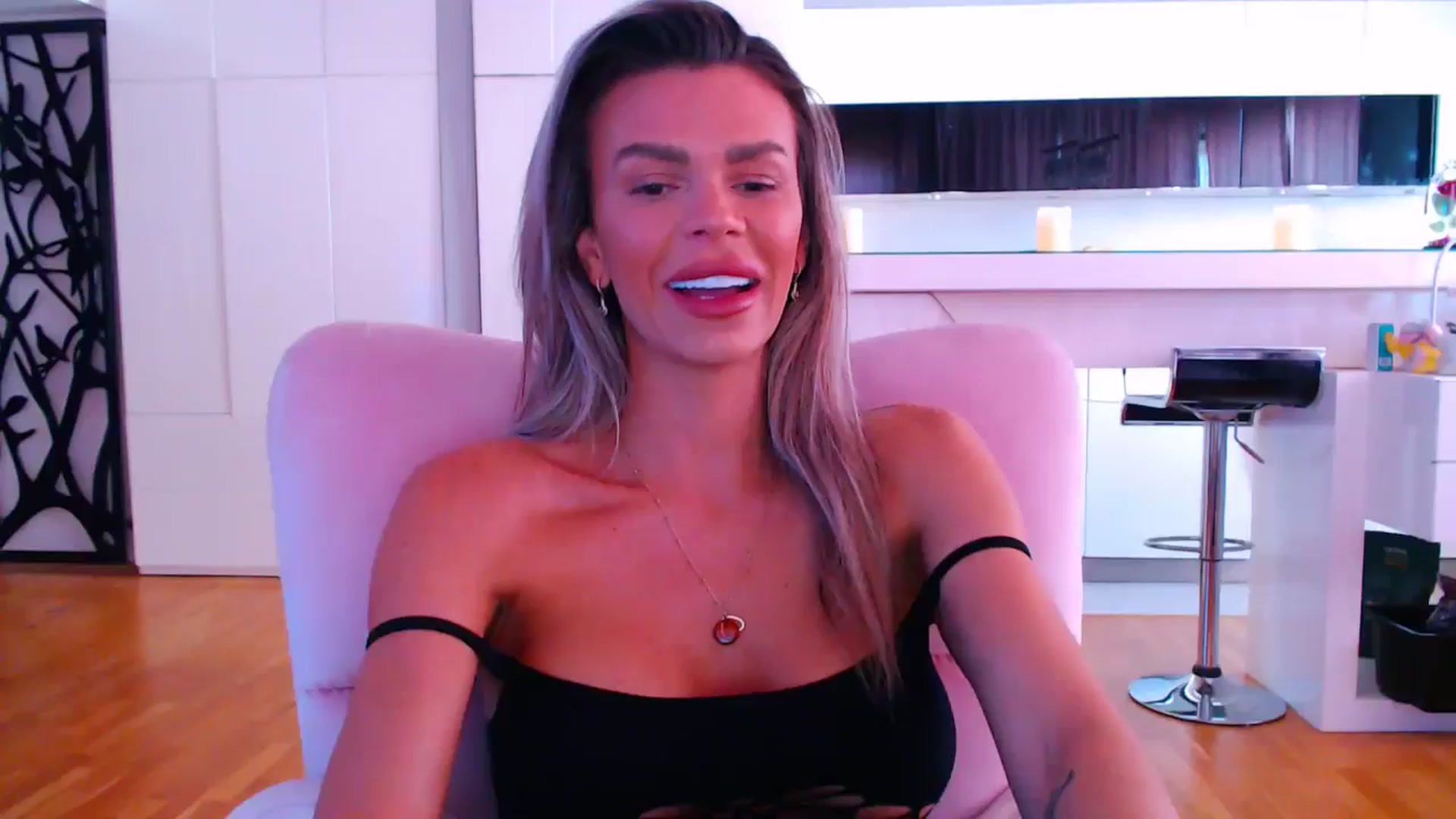 D_y_y video thumbnail