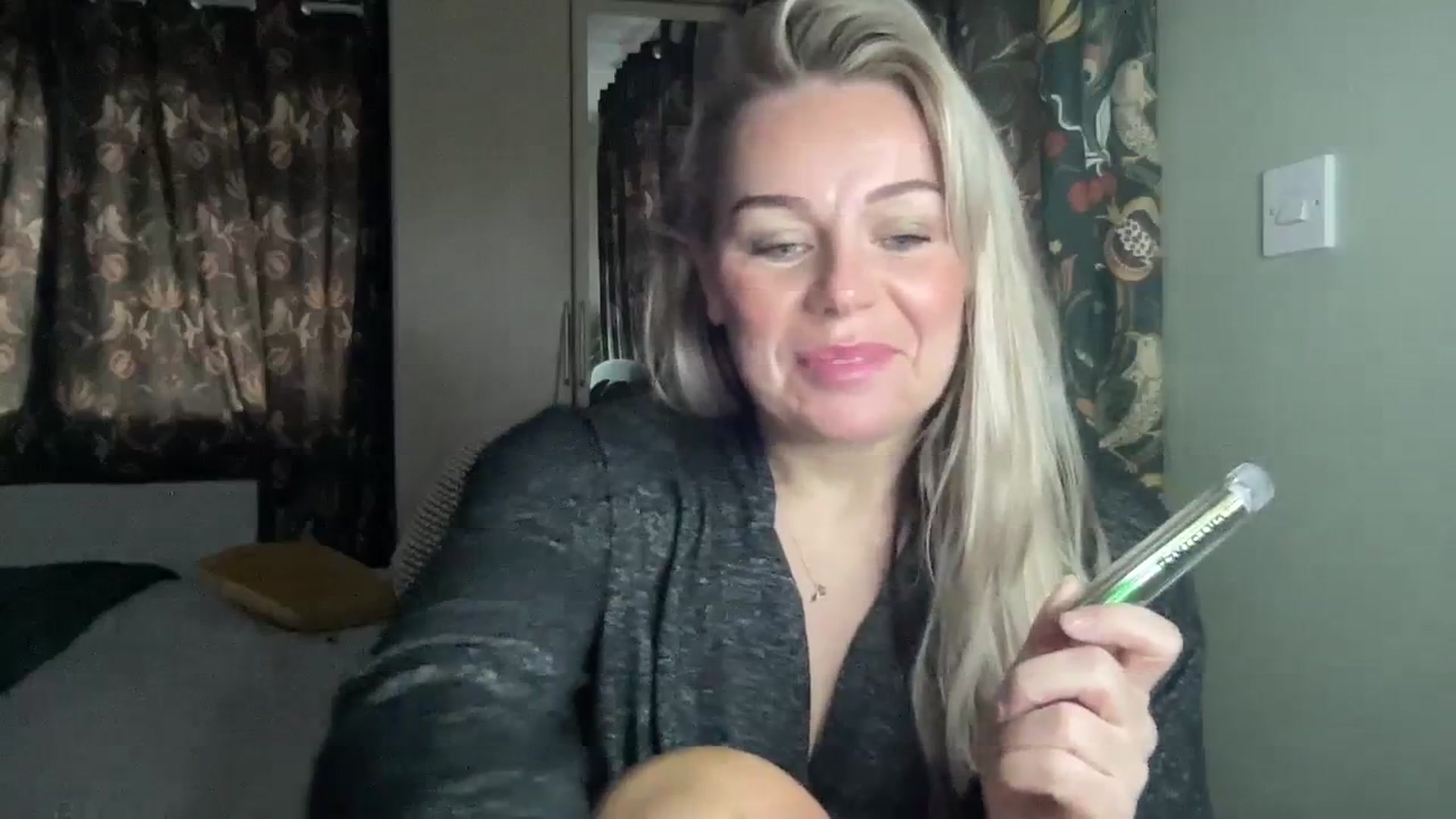 LaraLaughs video thumbnail