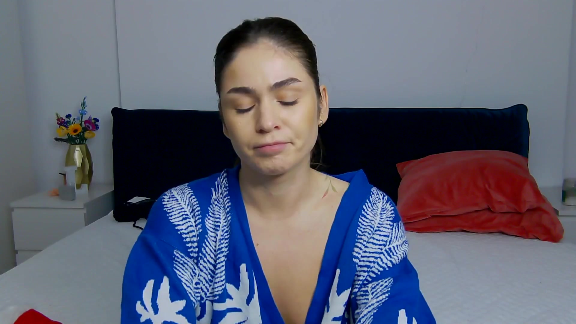NaiaaBee video thumbnail