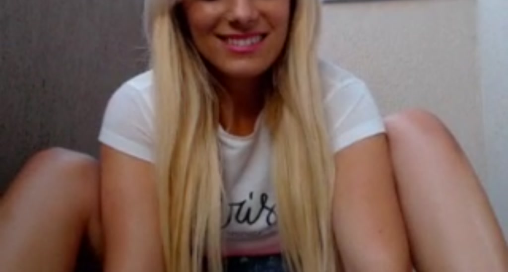 AwesomeBlonde video thumbnail