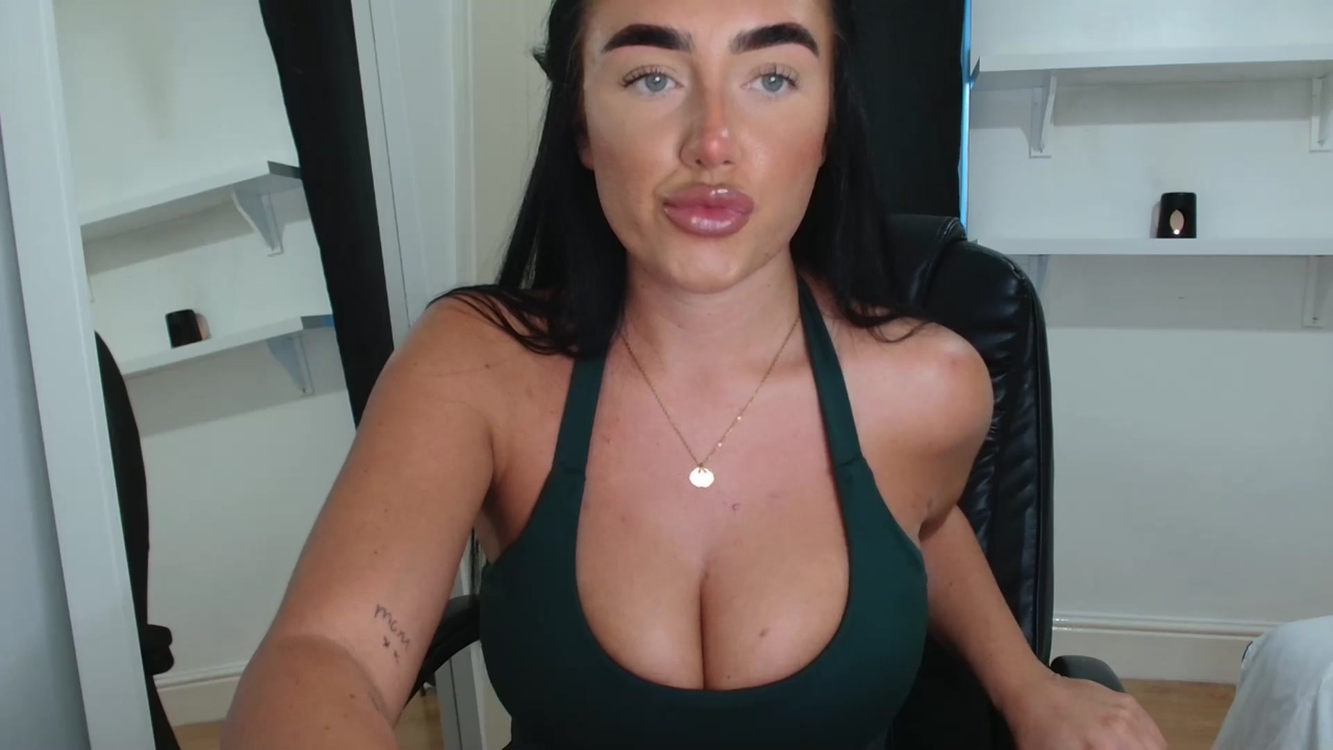ElleBloom video thumbnail