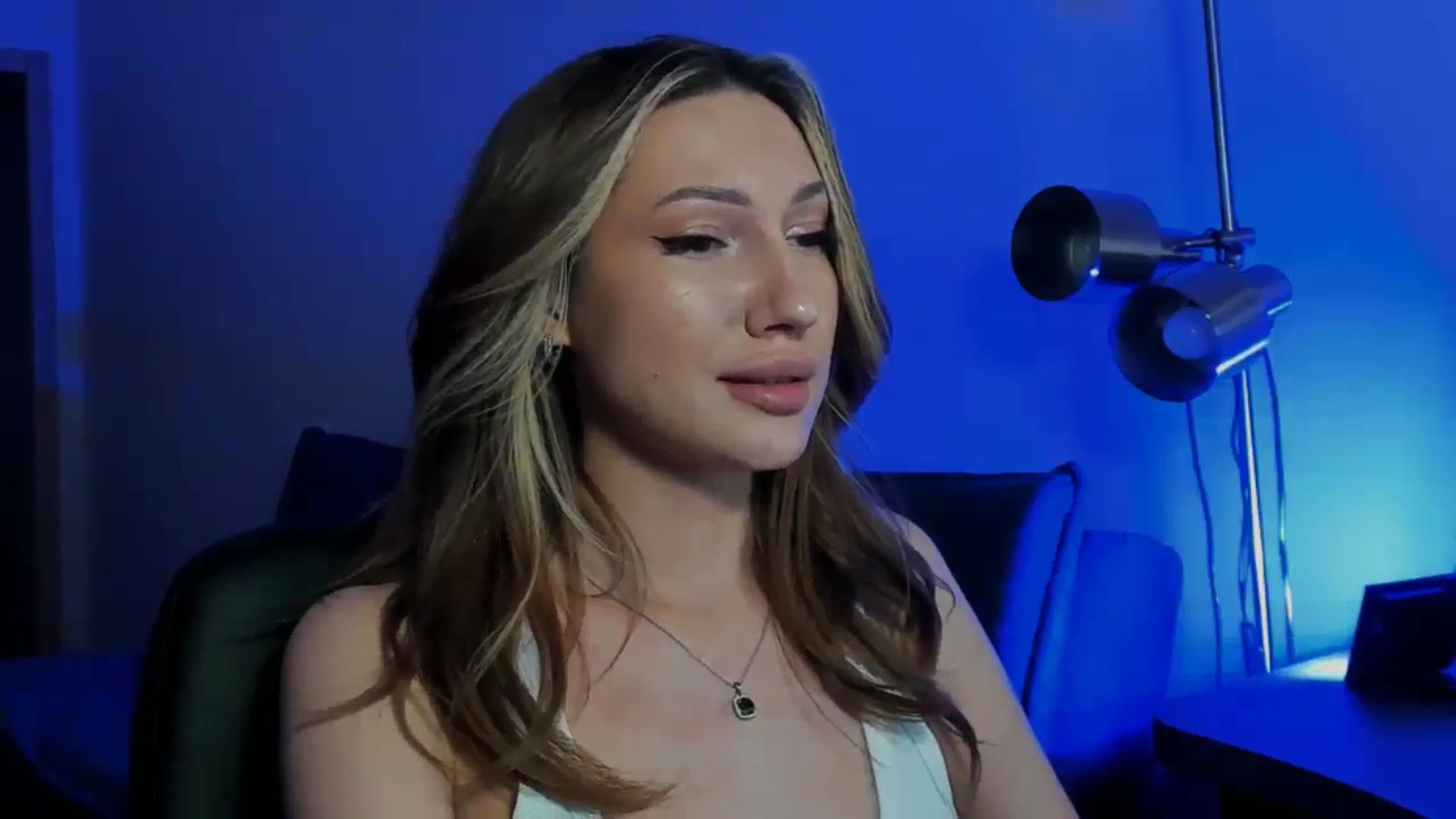LovelyGin video thumbnail