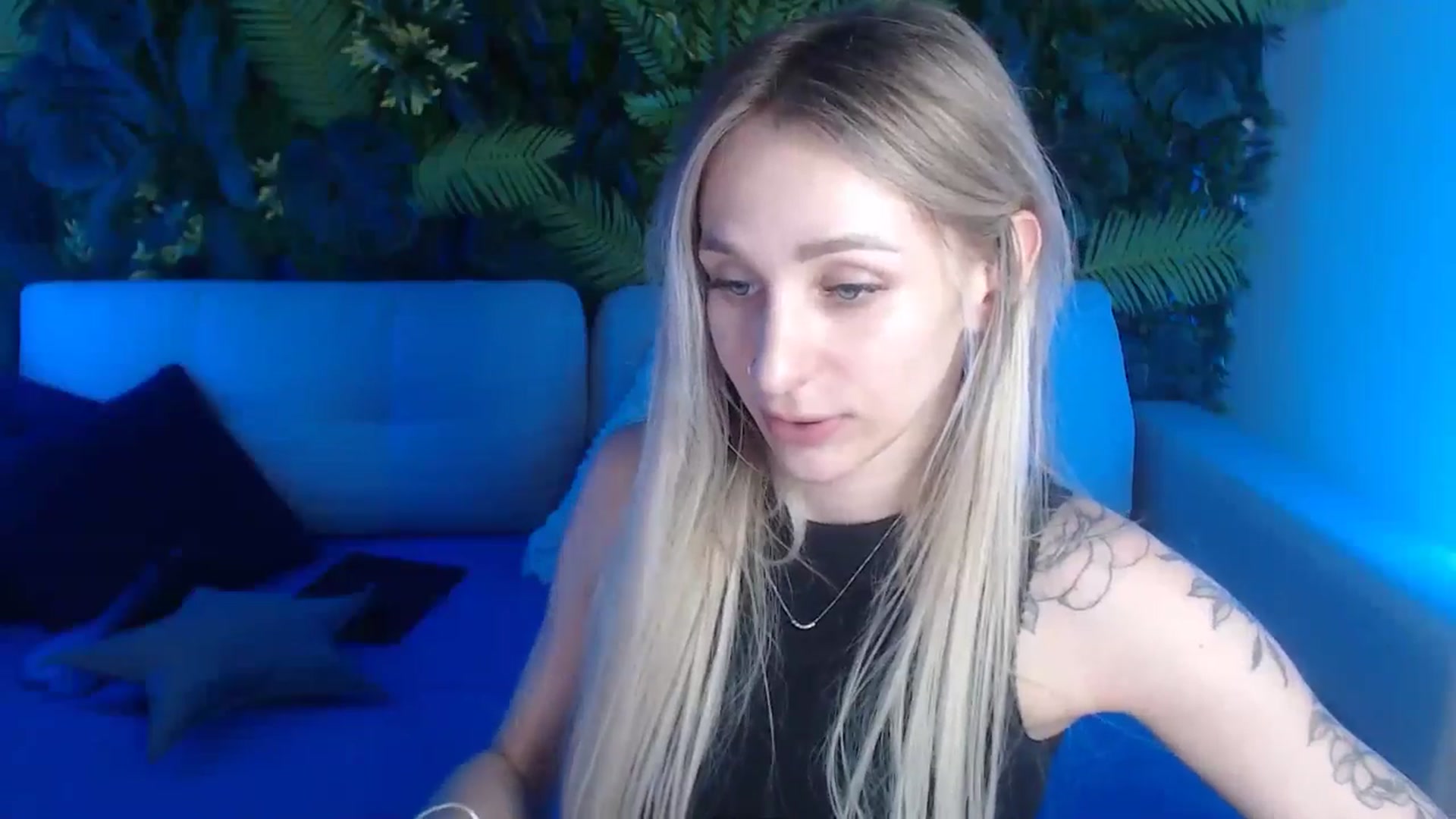 Horny_Blond video thumbnail