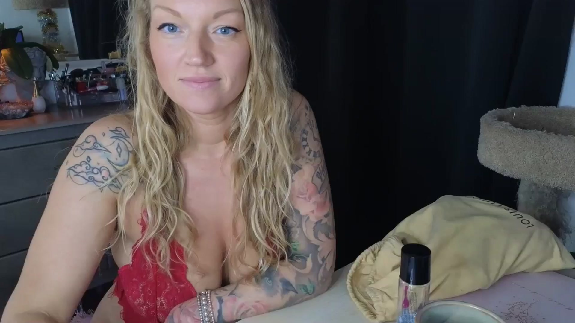 EmilyEmbers video thumbnail