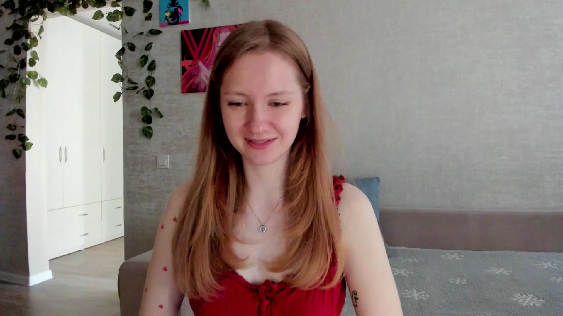 mnialice video thumbnail