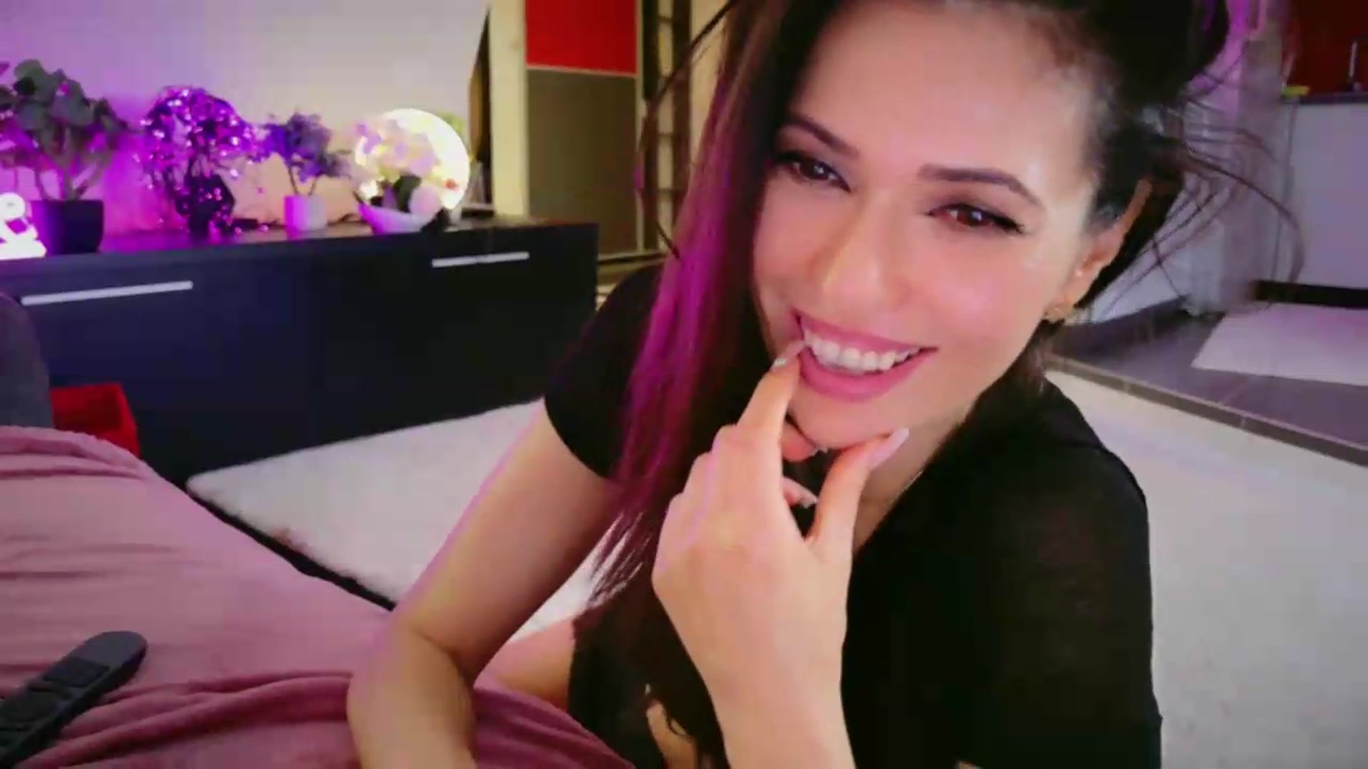 SmileyTinaa video thumbnail