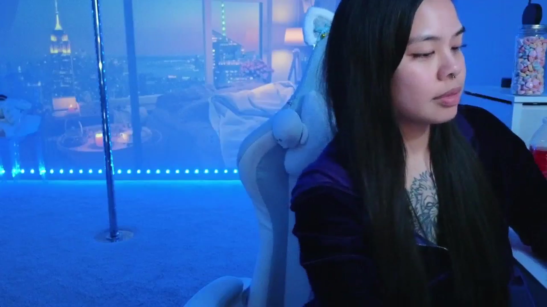 dolllface video thumbnail