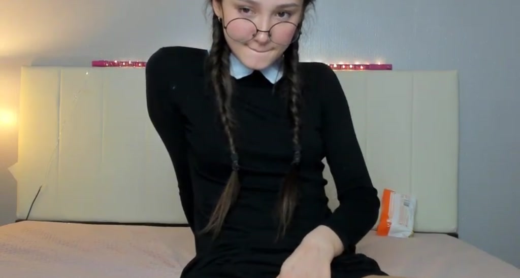 Littlewetgirl video thumbnail