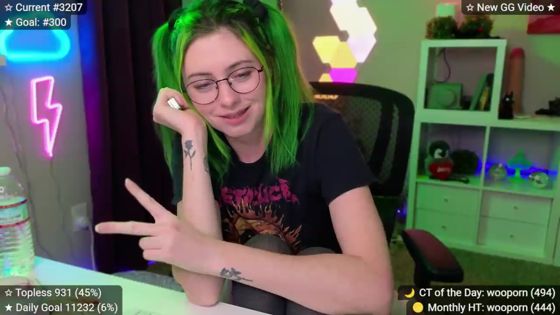 elunaxc video thumbnail