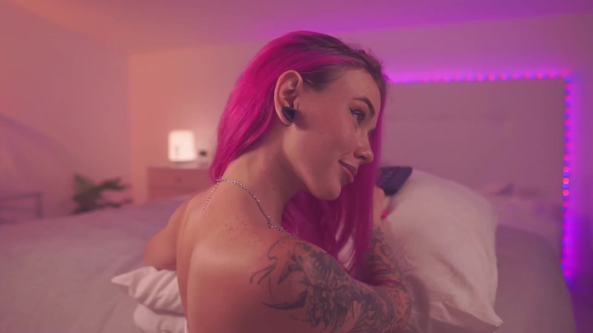 Sarah_Pink video thumbnail