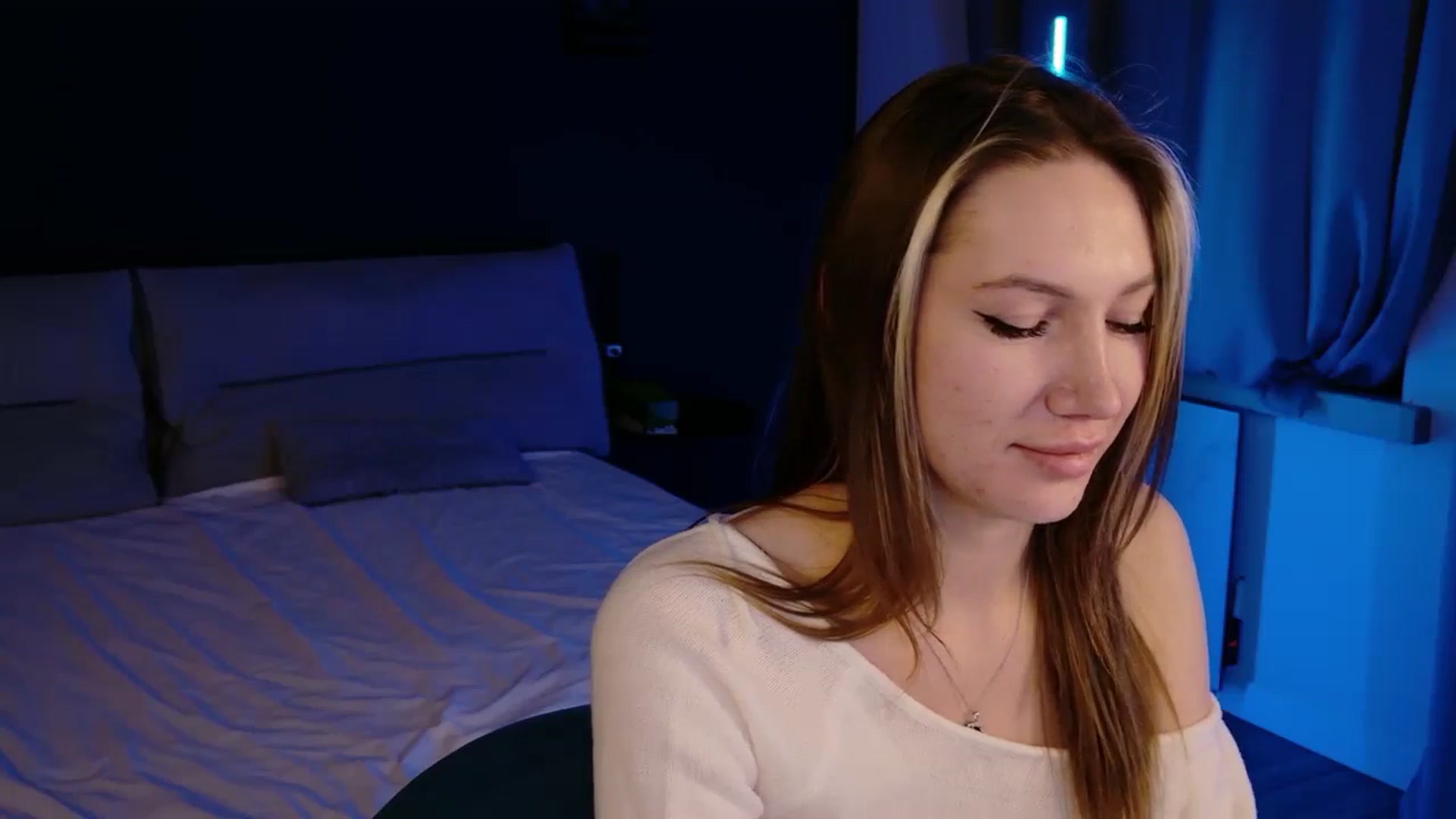 LovelyGin video thumbnail