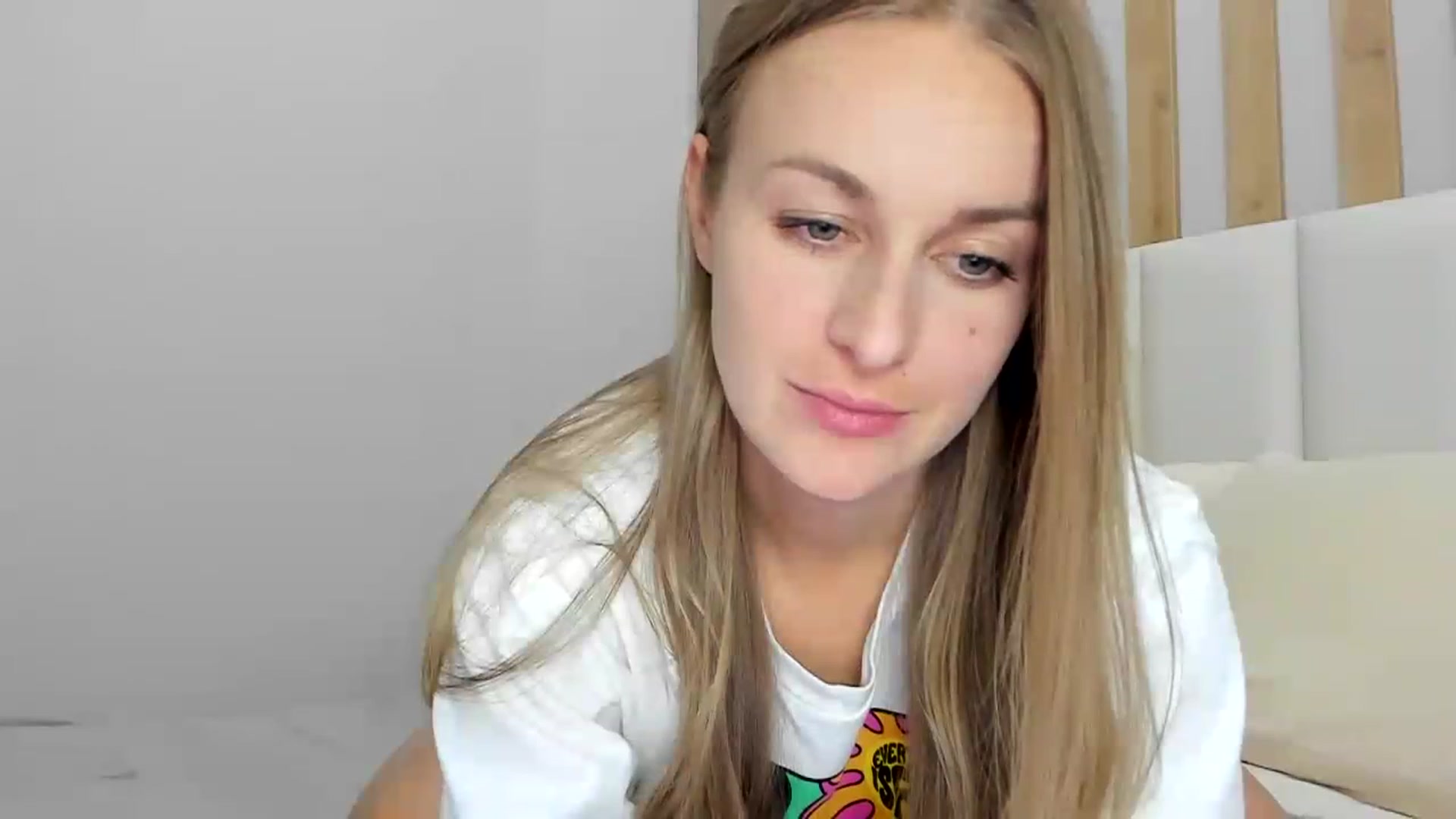 regular_girl video thumbnail