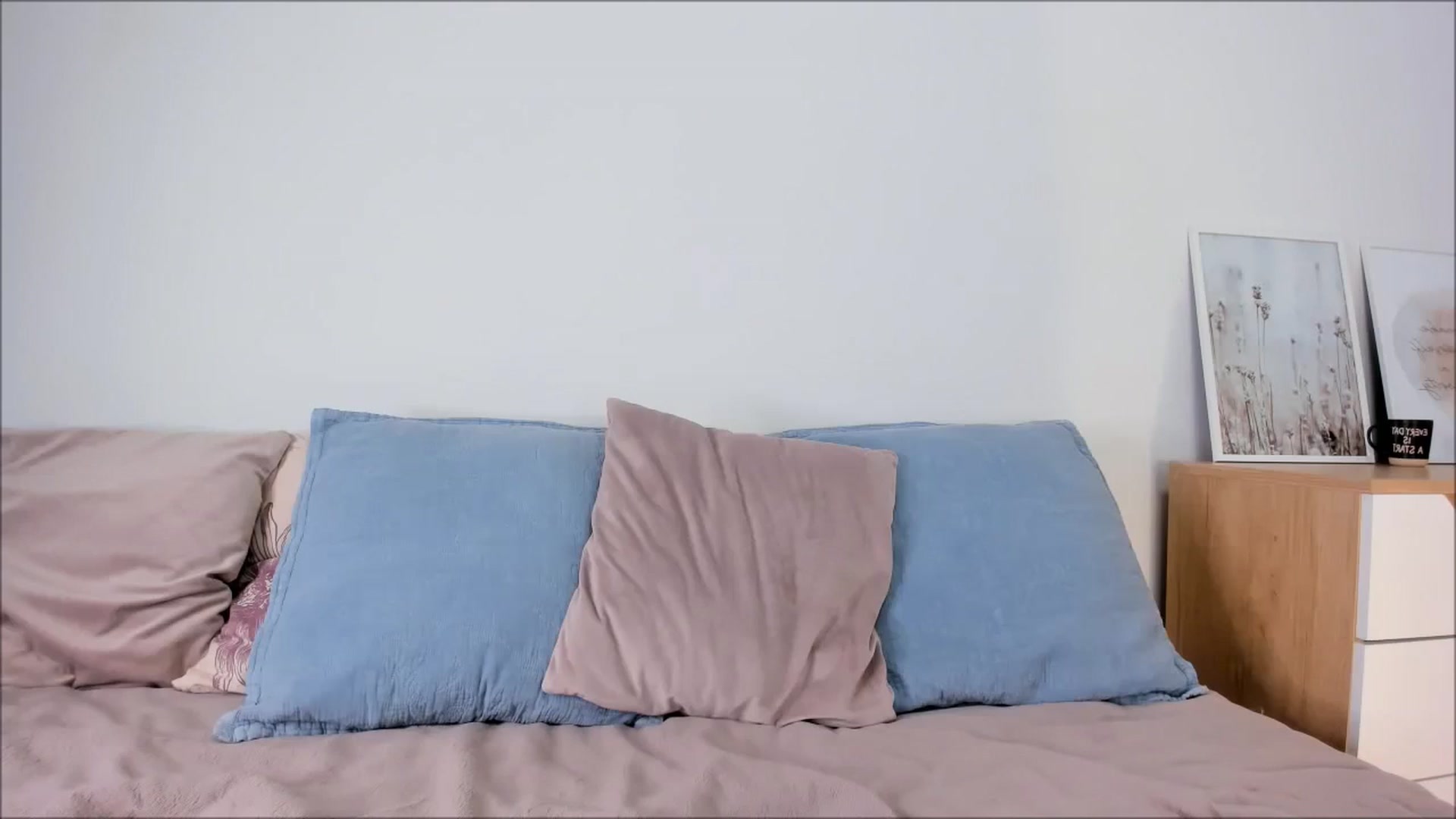 HelloAna video thumbnail