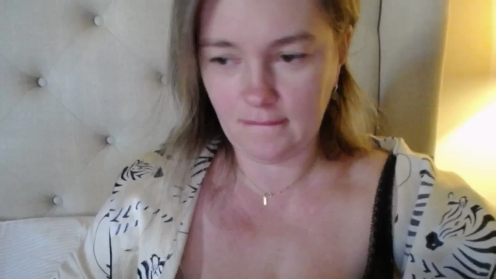 J0llye video thumbnail