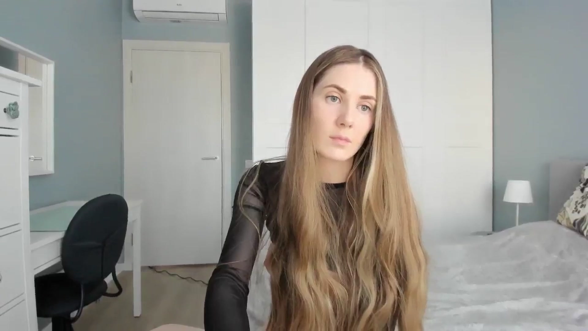 Pixelss video thumbnail