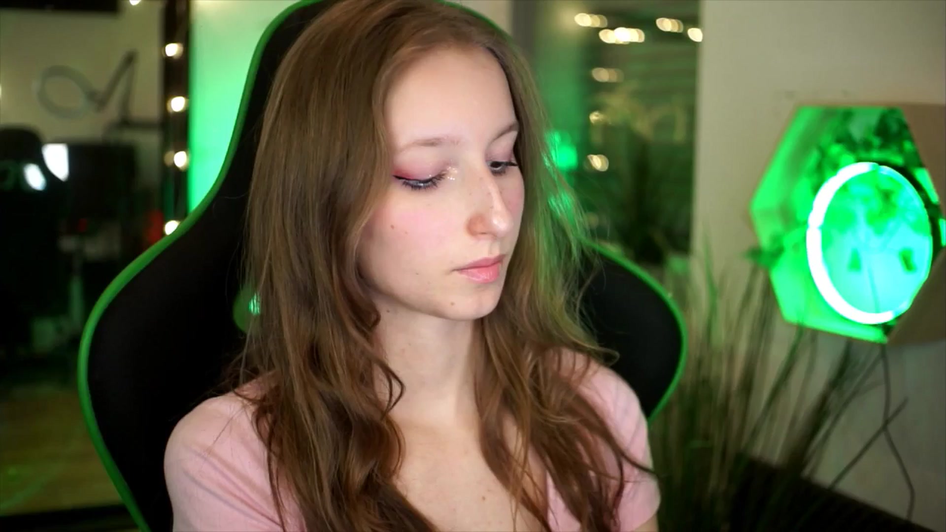 Kira9 video thumbnail