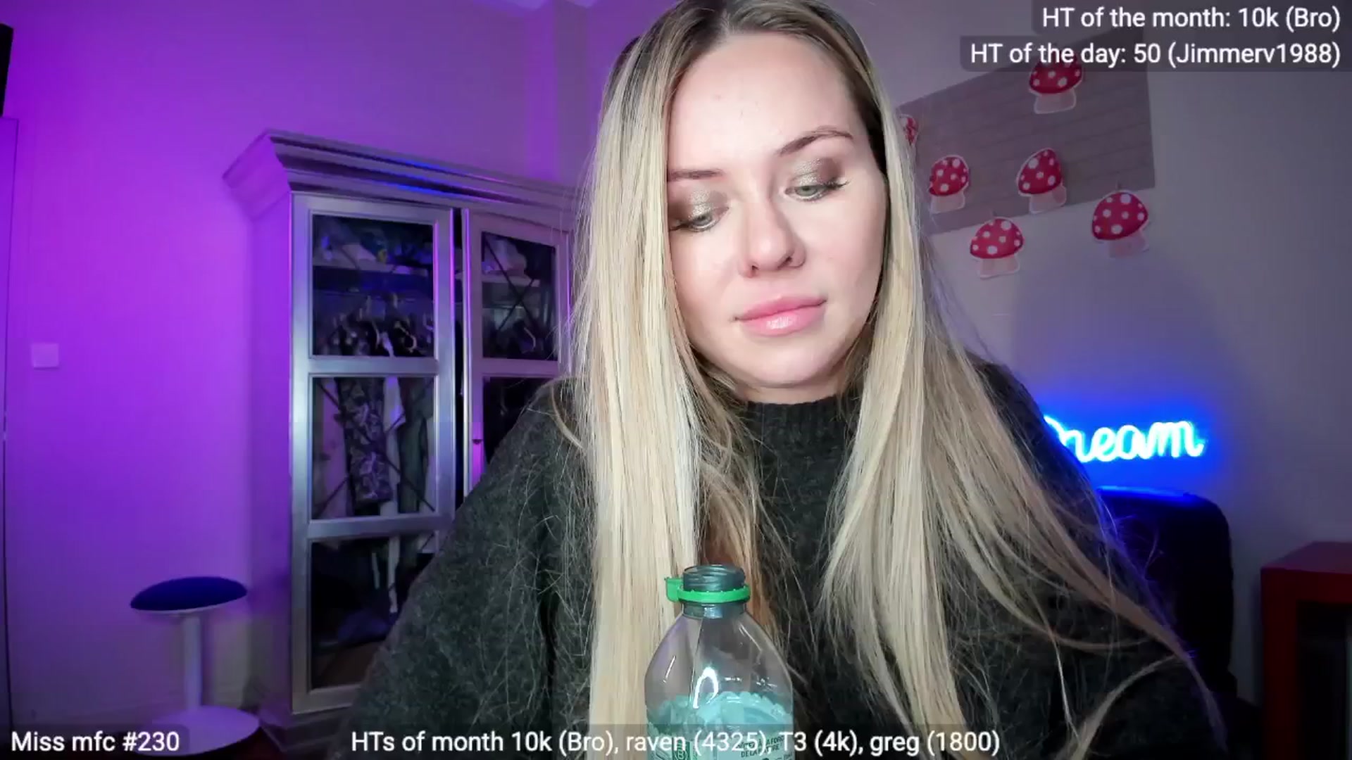 AI_0nline video thumbnail