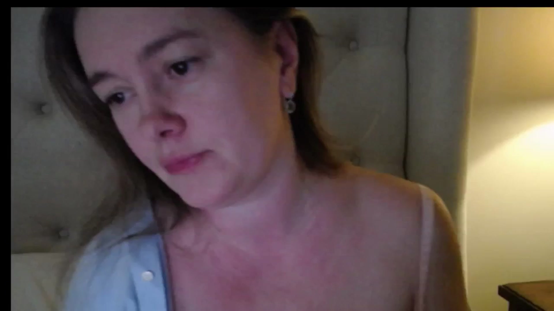 J0llye video thumbnail