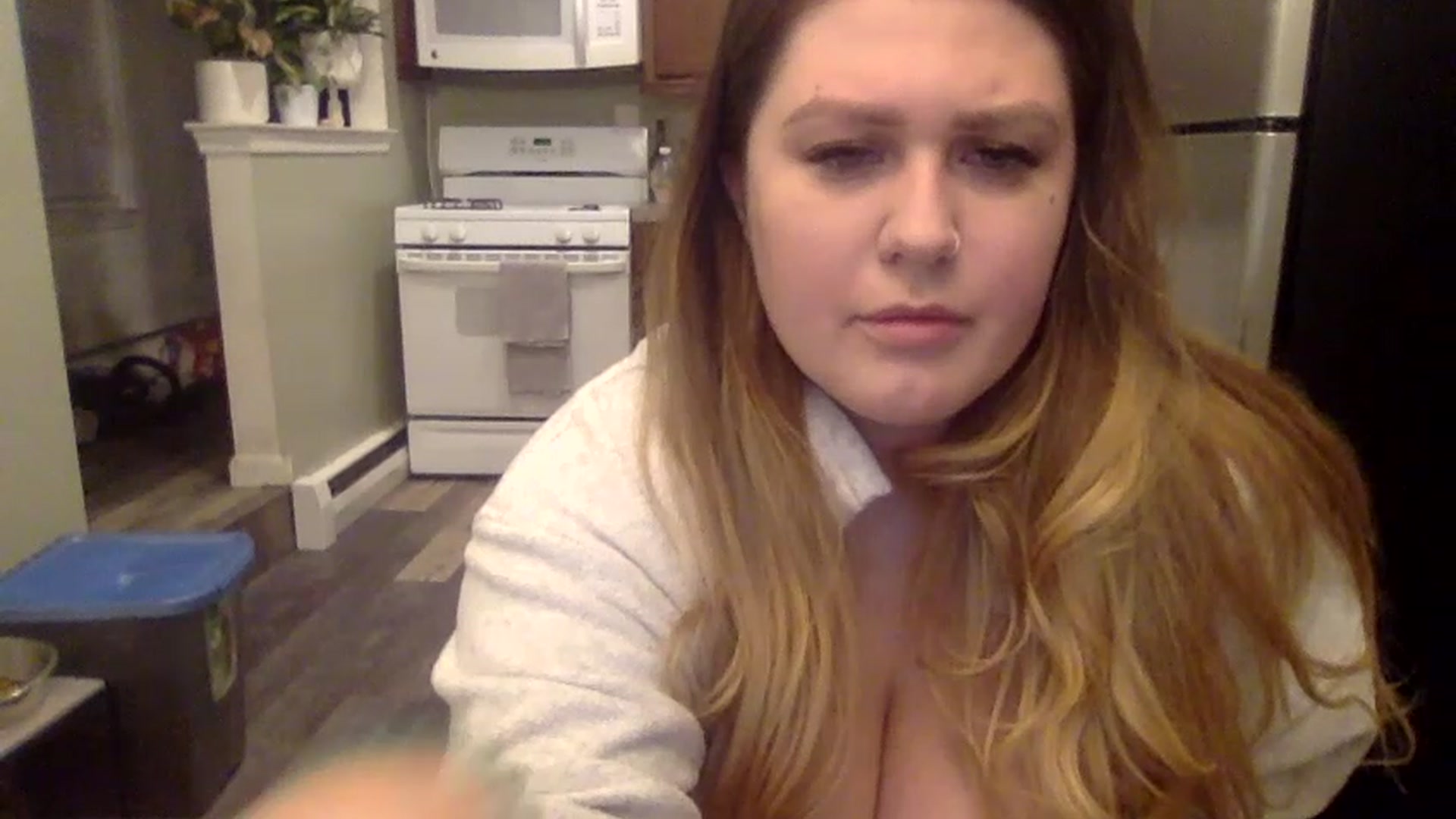 ellegirlie video thumbnail
